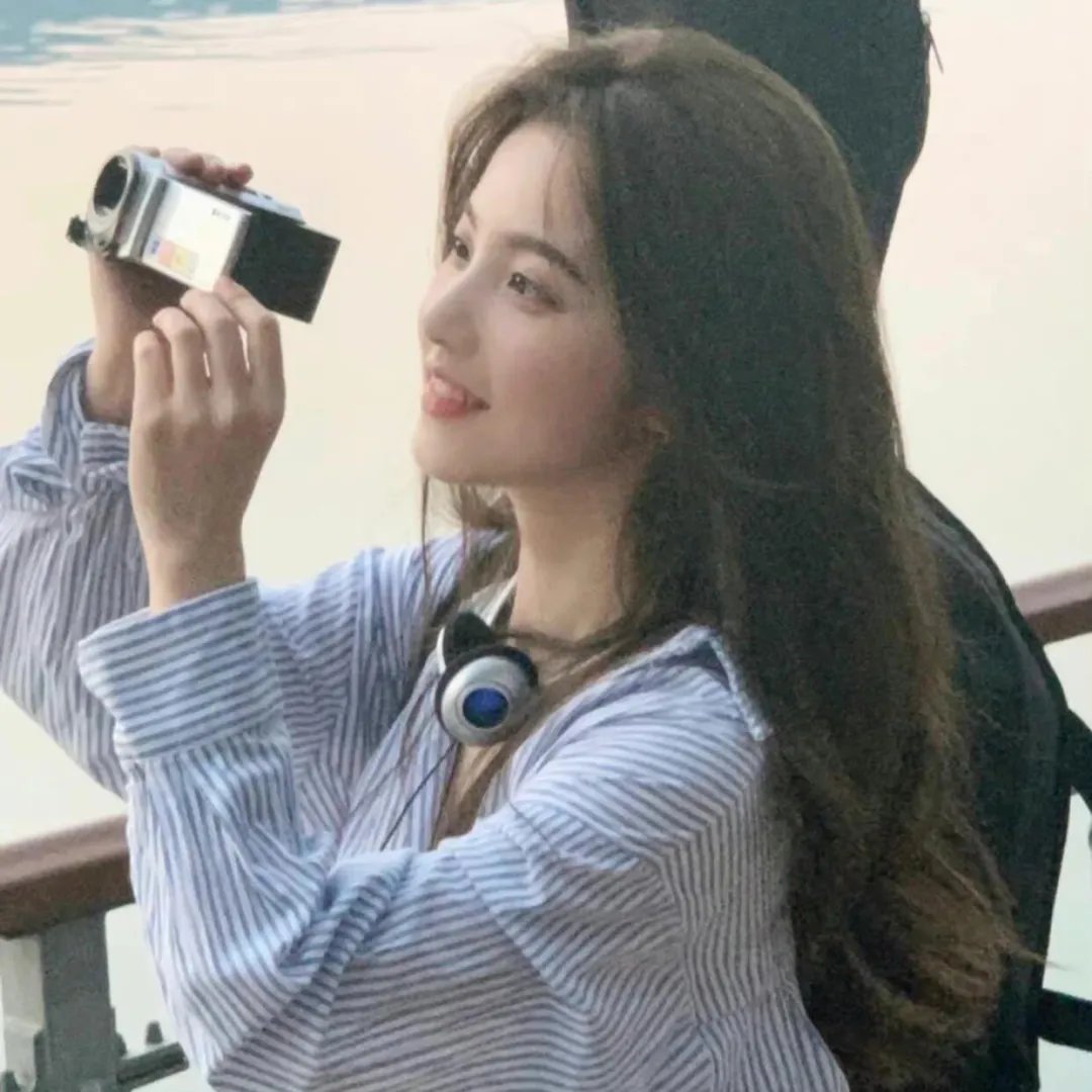 怪笑少女